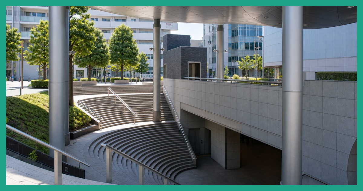 用賀駅の駅前風景